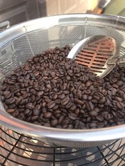 Mountain Berry Kitchen – Roasted Coffee – Arabica Beans Roasted Fresh 10 Oz bag.