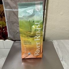 Grace Farms, Organic Whole Bean Coffee, River Roast Blend (Colombia, Ethiopia, I