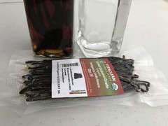 26 Organic Madagascar Vanilla Beans Extract Exclusive 26 Count (Pack of 1)