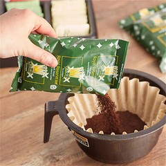 Crown Beverages Royal Reserve Sumatra Decaf Coffee Packet 2.75 oz. – 24/Pieces