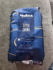 Lavazza Super Crema Whole Bean Coffee Blend, Medium Espresso Roast, 2.2 Pound