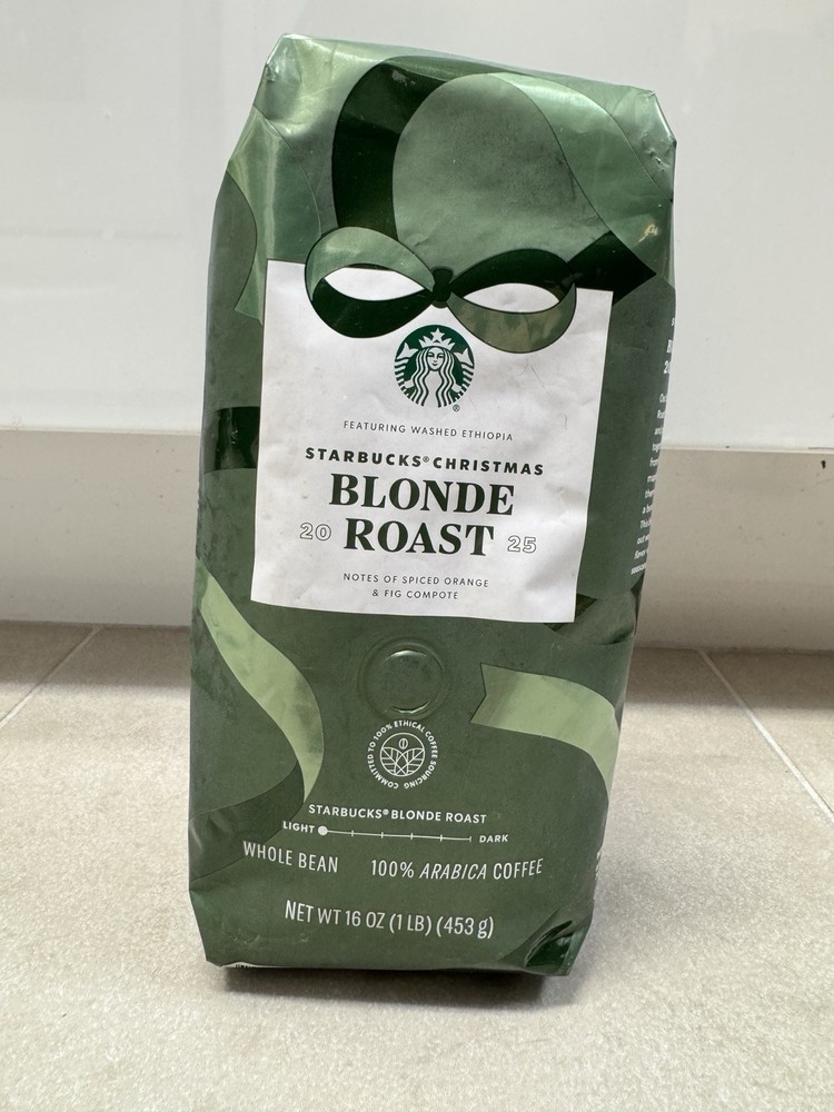 Starbucks Christmas Blonde Roast Whole Bean 1lb Bag Sealed 2025 BB APR 2026